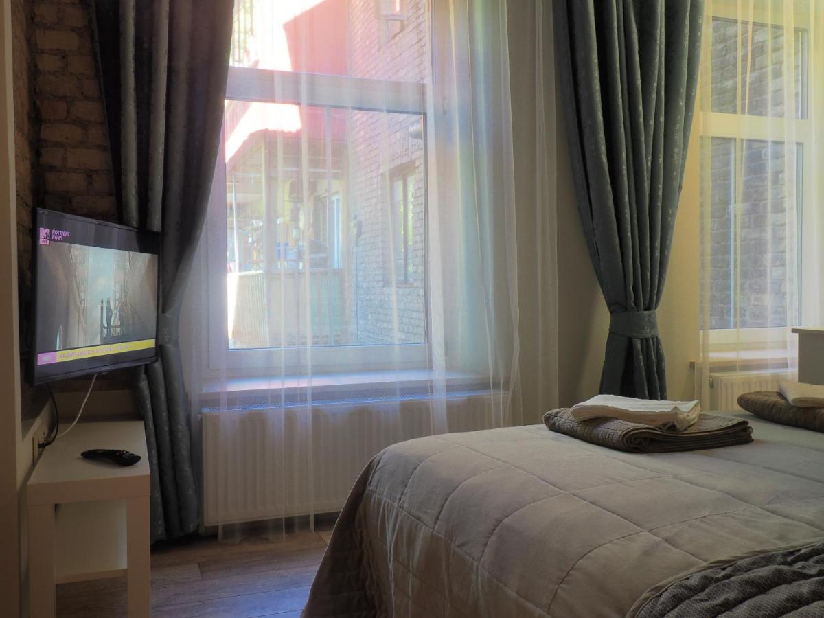Emi Aparthotel